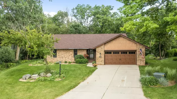 4233 S Coventry Ct, New Berlin, WI 53151