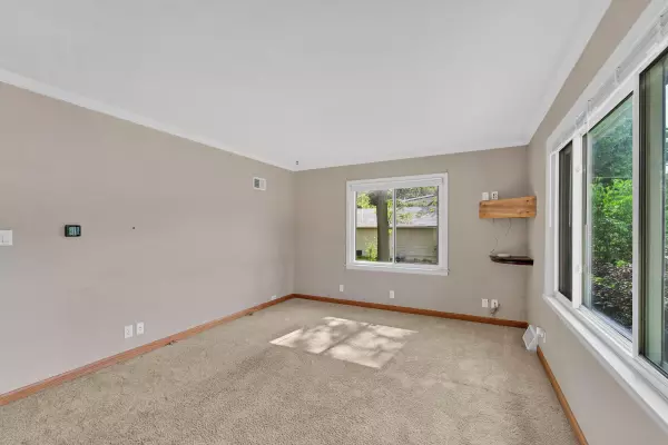 Glendale, WI 53209,1830 W Brantwood Ave