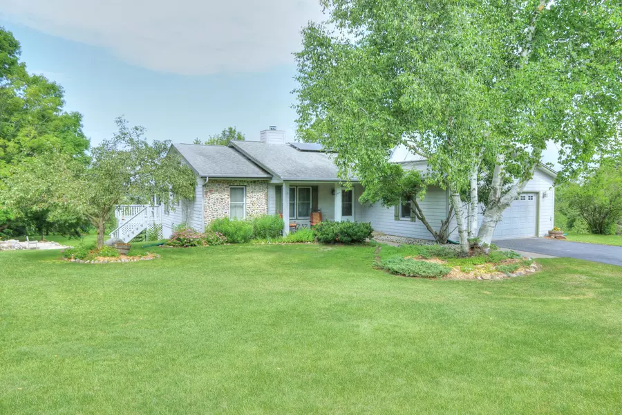 6945 Colt Cir, Barton, WI 53090