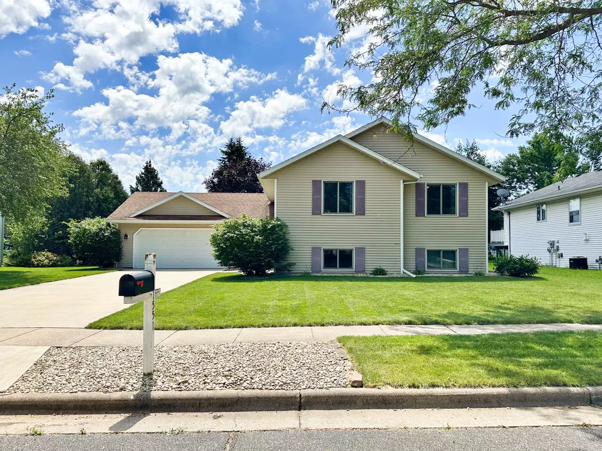 Sun Prairie, WI 53590,1551 Kuhle Dr