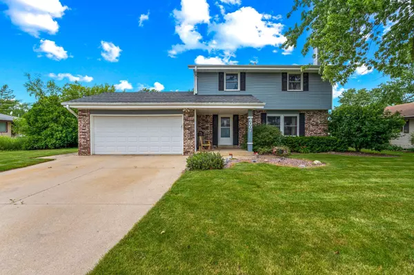 400 E Fitzsimmons Rd, Oak Creek, WI 53154