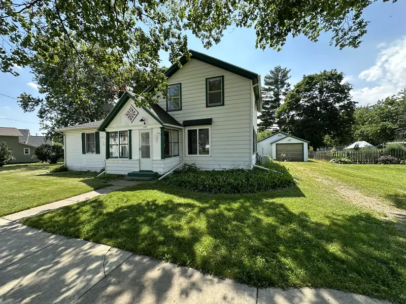 219 Walworth St, Sharon, WI 53585