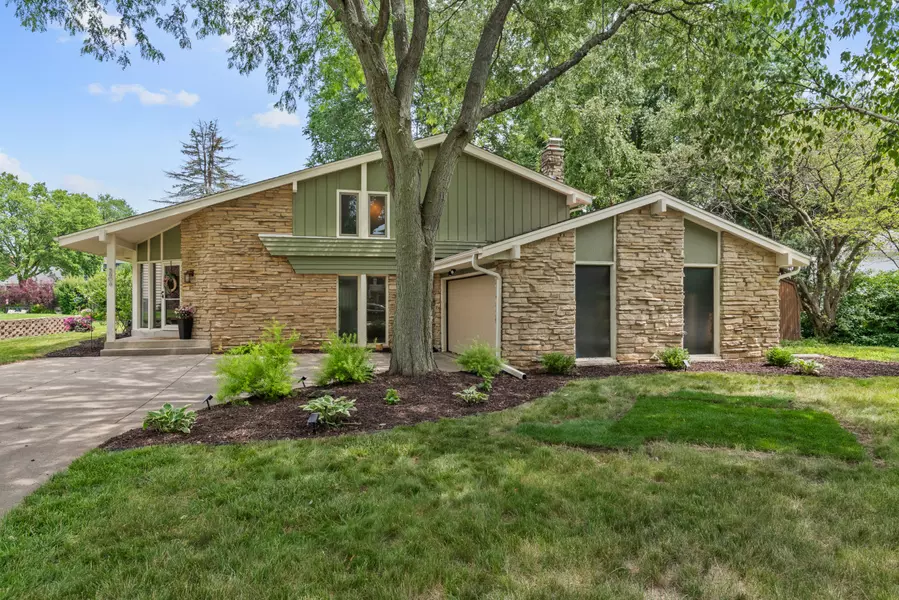 5806 Glen Flora Dr, Greendale, WI 53129