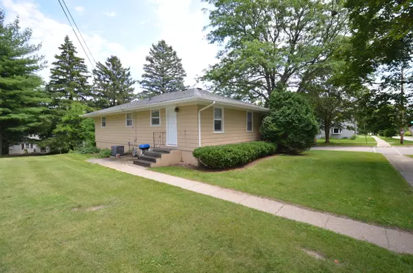 Whitewater, WI 53190,724 W Peck St