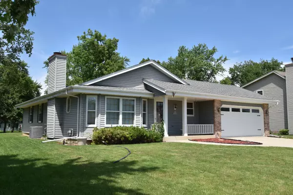 N74W15258 Stoneridge Dr, Menomonee Falls, WI 53051