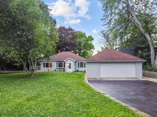 N1194 Tombeau Rd, Bloomfield, WI 53128