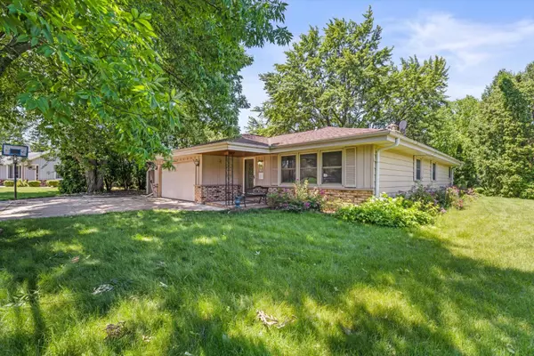 W163S7463 Charlotte Ct, Muskego, WI 53150