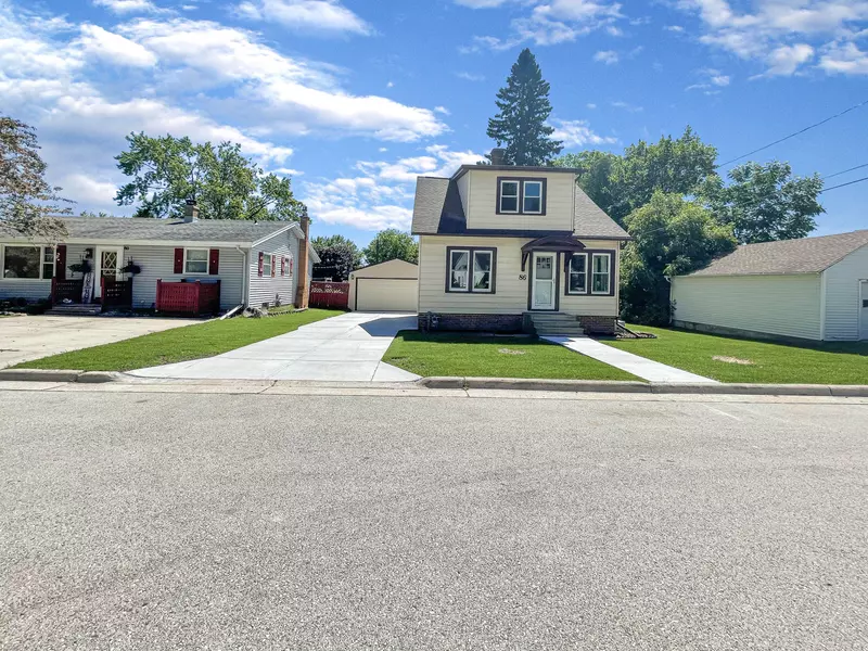 86 Dewey St, Sheboygan Falls, WI 53085