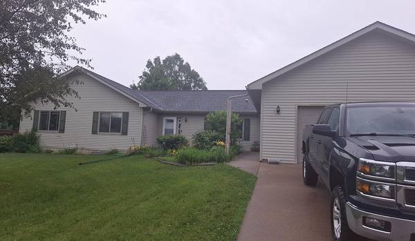 N6184 Jason St, Onalaska, WI 54650