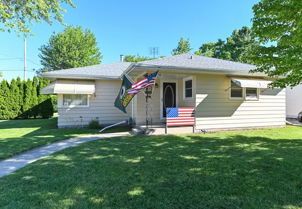 3138 Conrad Dr, Racine, WI 53404