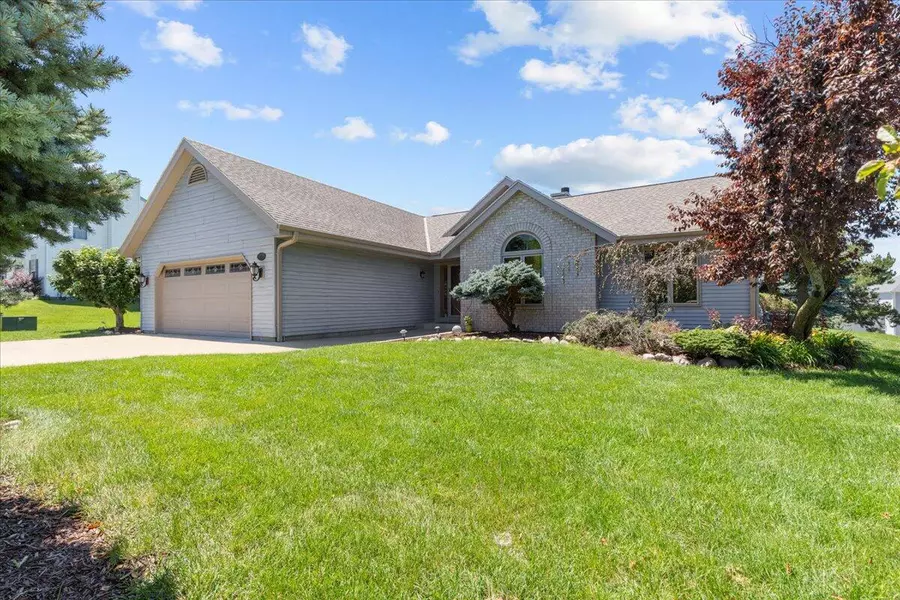 W192N5019 One Mile Rd, Menomonee Falls, WI 53051