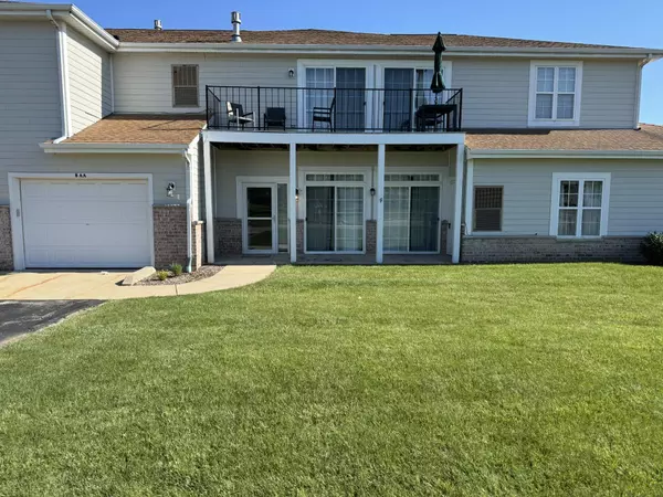 6620 Meadowlands Cir Unit 8AA,  Pleasant Prairie,  WI 53158