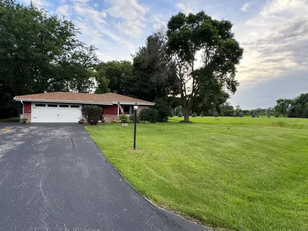 Summit, WI 53066,36621 Clover Ln