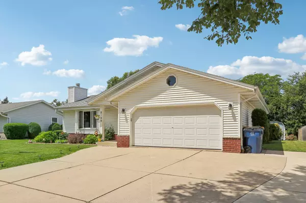 Oak Creek, WI 53154,8149 S Wildwood Dr