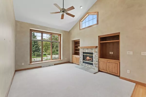 Waukesha, WI 53188,502 Heather Glen Ct