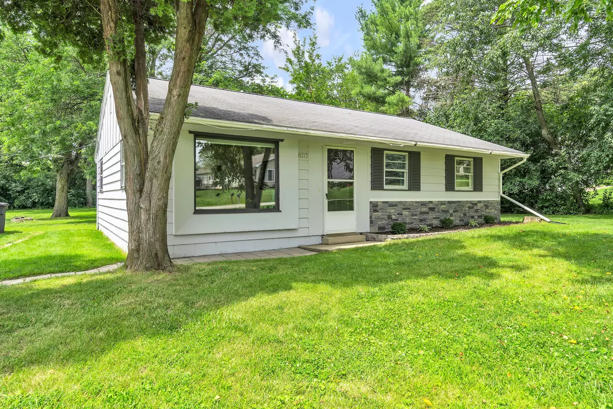 Franklin, WI 53132,9257 S 94th St