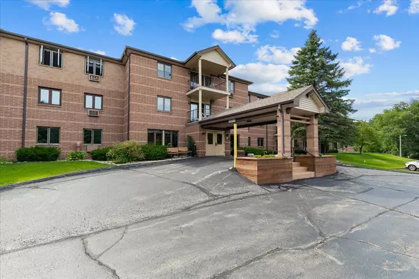 West Bend, WI 53090,530 N Silverbrook Dr Unit 326