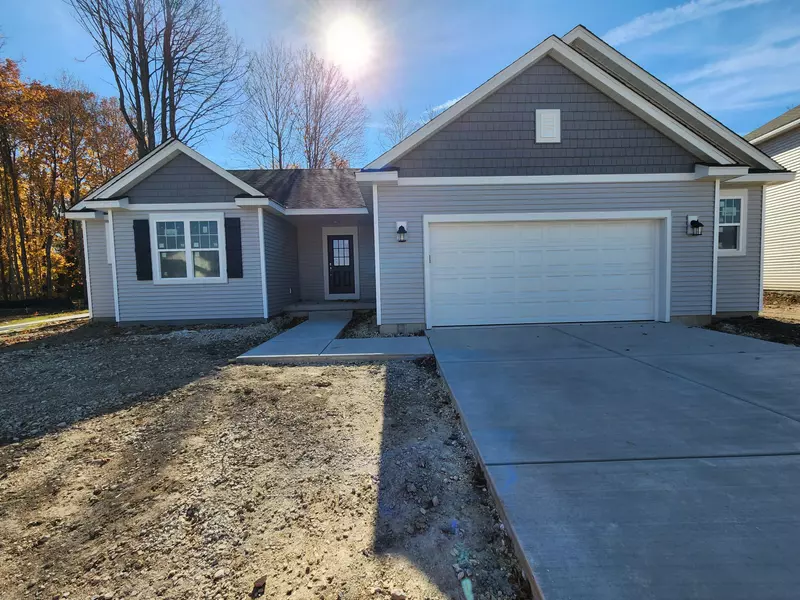 W197N16648 Ridgeway Dr, Jackson, WI 53037