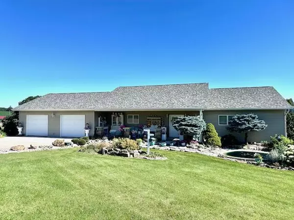 12746 Phillip Dr, Caledonia, MN 55921