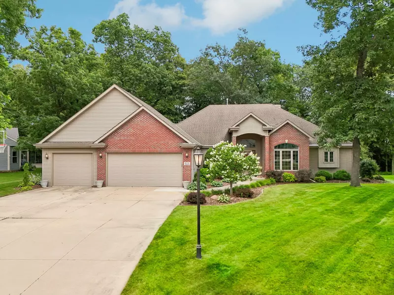 W176S8604 Nature Ct, Muskego, WI 53150