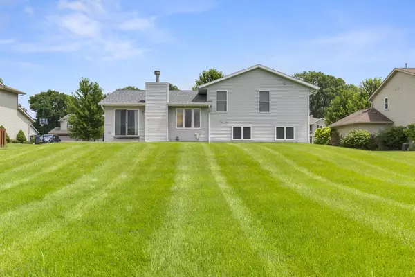 Waukesha, WI 53188,2408 Emslie Dr