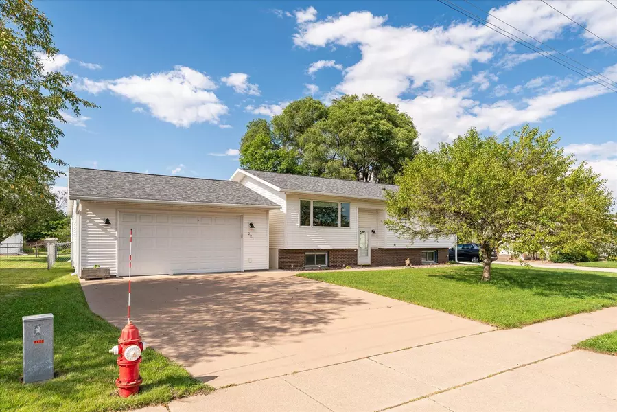 221 Gaarder Rd E, Holmen, WI 54636