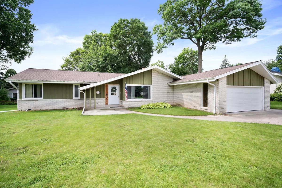 New Berlin, WI 53151,13385 W Graham St