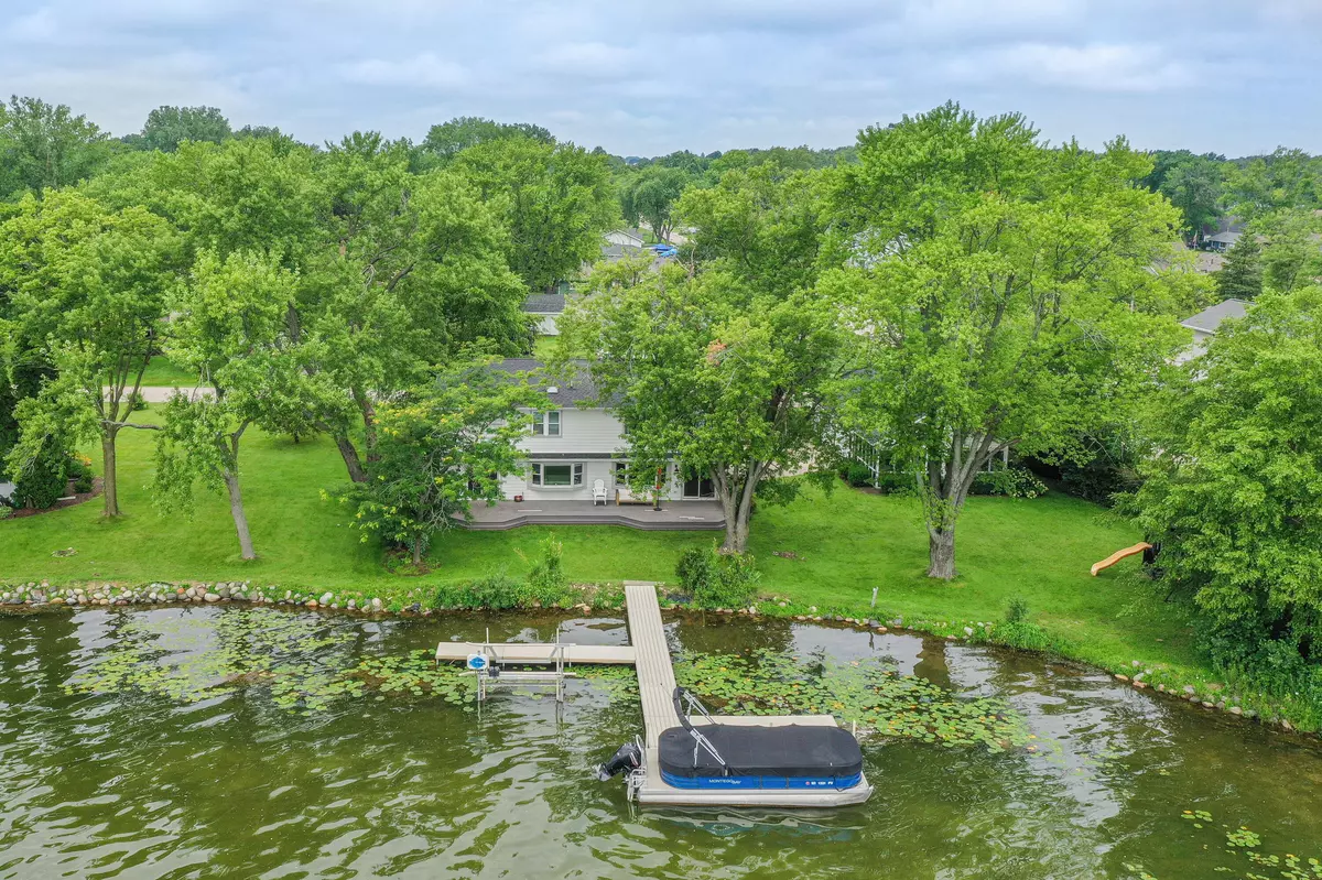 Twin Lakes, WI 53181,3102 Lakeshore Way