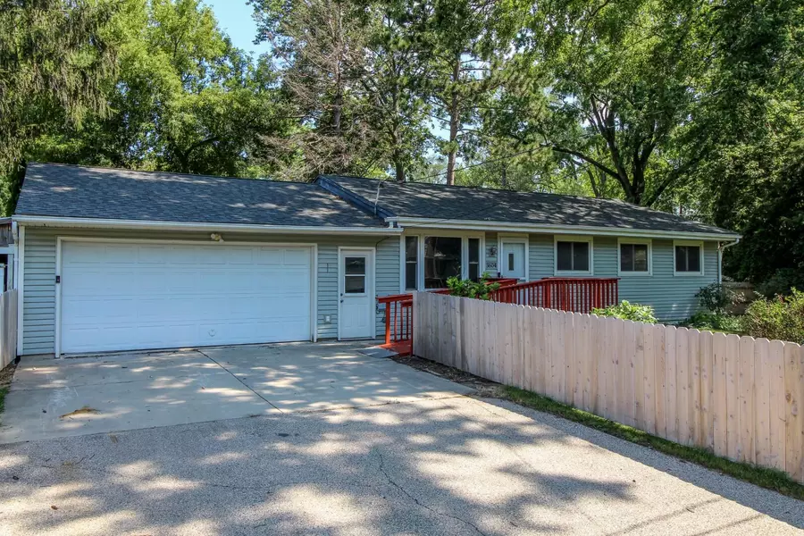 3604 Larson Ct, Madison, WI 53714