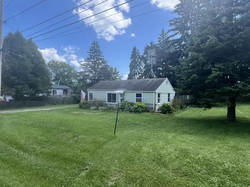 2425 1st St, Somers, WI 53403