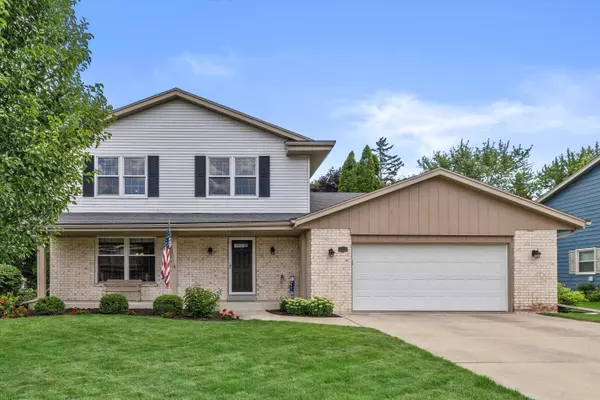 5353 Count Dr, Caledonia, WI 53402