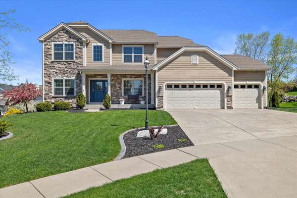 3806 Woodland Trl, Waukesha, WI 53188