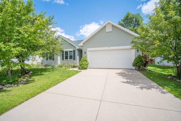 1180 Mayfield Rd, Hartford, WI 53027