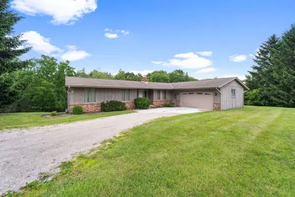 W256N5950 North Hill Dr, Lisbon, WI 53089