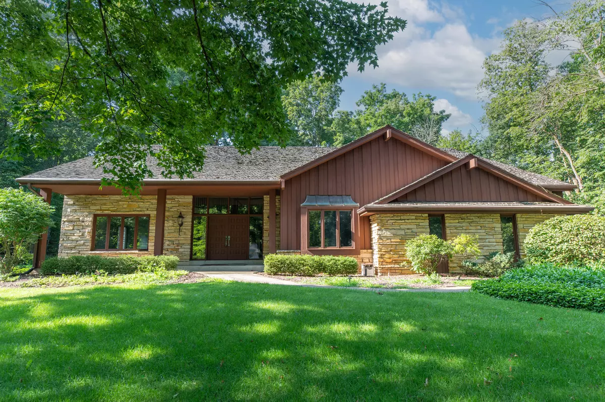 Brookfield, WI 53005,2660 Woodglen Ct