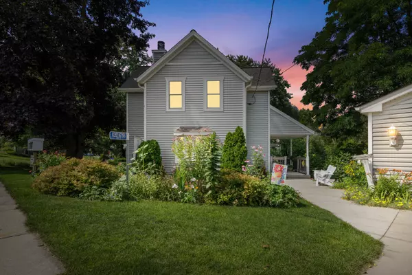 W282N7193 Main St, Merton, WI 53056