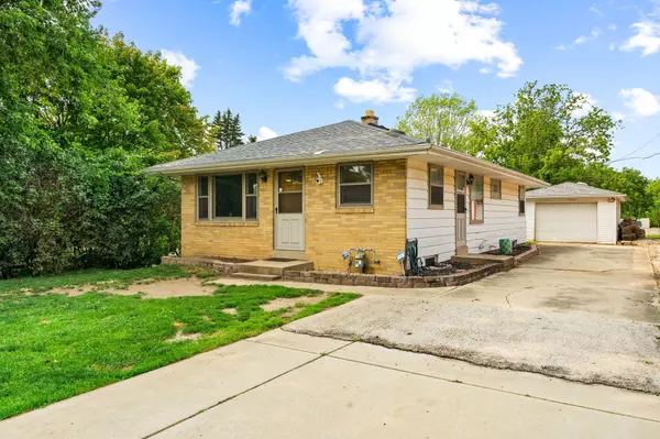 3262 E Morris Ave, Cudahy, WI 53110