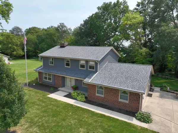 S82W22735 Parkwood Trl, Vernon, WI 53103