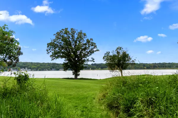 Geneva, WI 53147,1140 Turnberry Ct