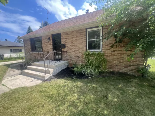 619 Whitcomb Ave, Sheboygan, WI 53081