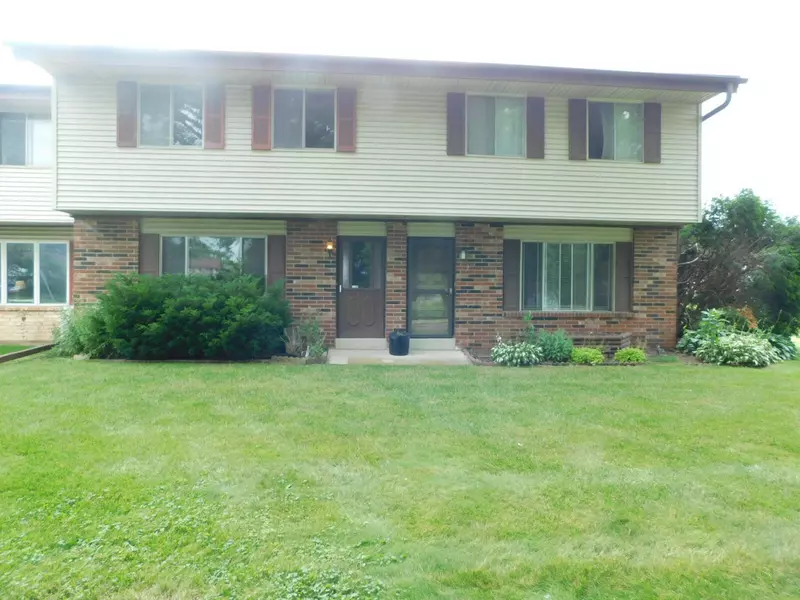 W165N11563 Abbey Ct Unit 7B4E, Germantown, WI 53022