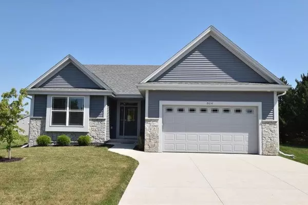 9014 Prairie Crossing Dr,  Caledonia,  WI 53126