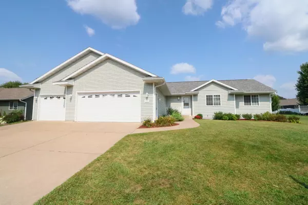 1929 Crooked Ave, Holmen, WI 54636