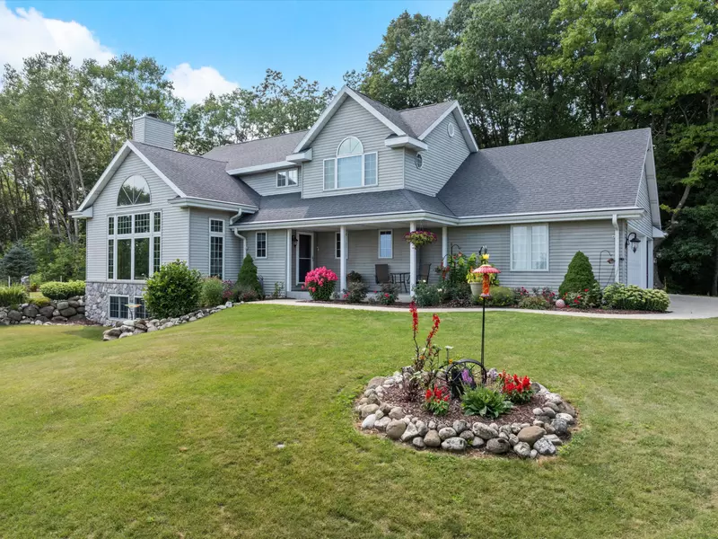 W7041 Wildberry Hill Rd, Greenbush, WI 53073