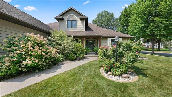 1200 Red Cedar Ct, Onalaska, WI 54650