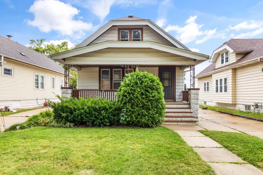 8829 W Orchard St, West Allis, WI 53214