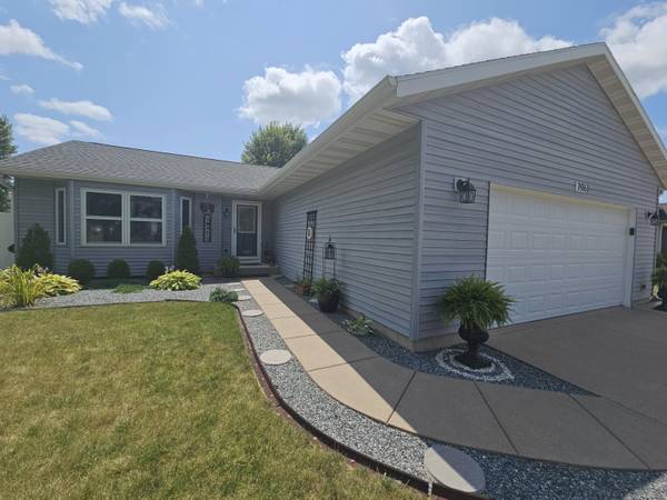 1961 Julie Ave, Sparta, WI 54656