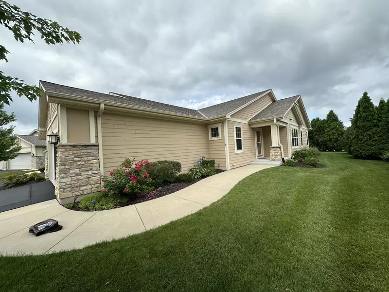 W155S7043 Sandalwood Cir, Muskego, WI 53150