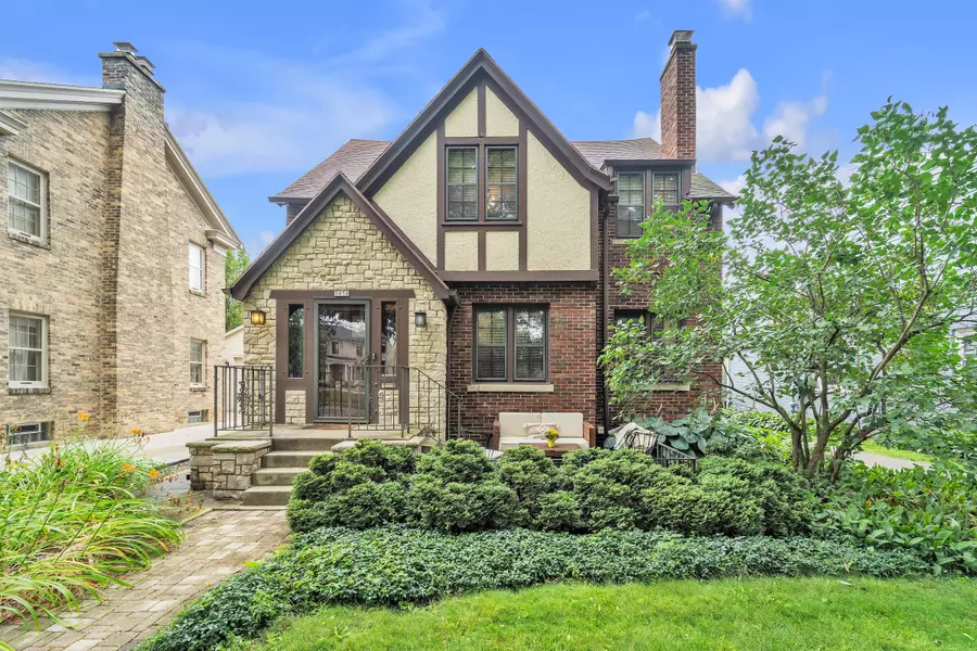 5056 N Larkin St, Whitefish Bay, WI 53217