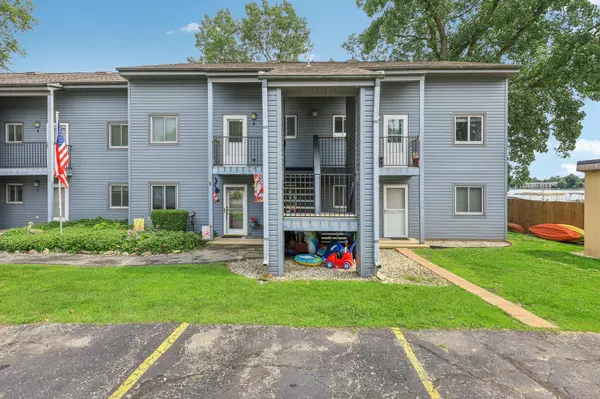 Salem Lakes, WI 53170,536 N Cogswell Dr Unit 6